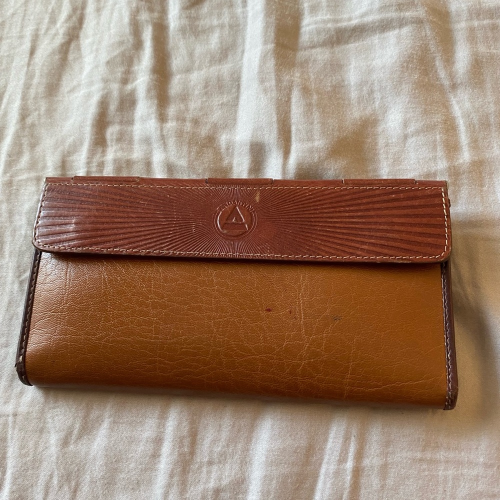 Elegant Tan Leather Wallet with Embossed Logo